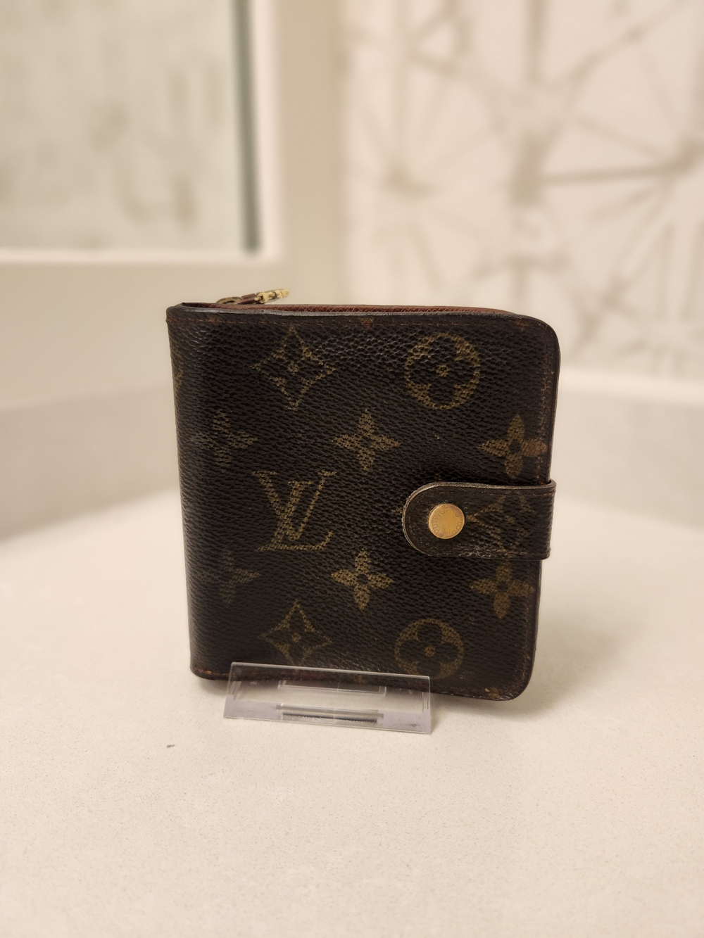 Louis Vuitton Monogram Canvas Zip Compact Wallet - Picture 1 of 13